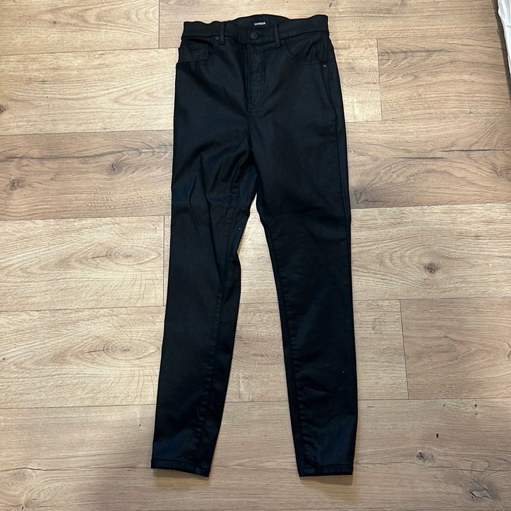 Brand: Express Size: 2R